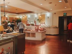 -深圳富苑皇冠假日套房酒店