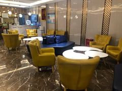 -潮漫酒店(北京通州环球度假区临河里地铁站店)