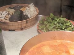 -尚尚仙·酸汤猪手·猪肚鸡火锅(华联万柳购物中心店)