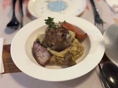 阿尔萨斯猪肘、肉肠、酸菜和黄油汁-Kitchen·Y洋厨房西餐厅(王府壹号店)