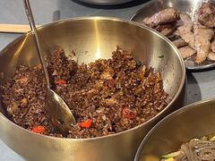 -围炉肉舍•炭烤活鳗•丹东海鲜烤肉(步行街店)