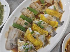 酱油蒸鲳鱼拼玉秃-红灯笼龙凤饭店(宁波老字号店)