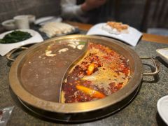 -小天鹅火锅·一线江景洪鼎旗舰店(洪崖洞店)