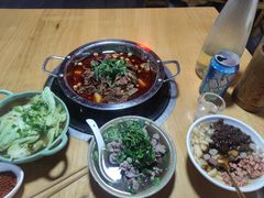 -大众跷脚牛肉馆·非遗传承单位(峨眉山店)