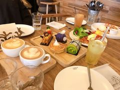 -Common Table · Brunch & Coffee