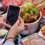 性价比超高的串串火锅，甜品还自助哦