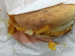 -麦当劳(轻轨曹杨路店)