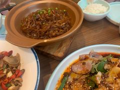 -有红鸡毛店·川菜(建设路店)