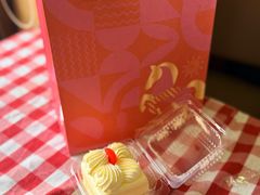 -红宝石·鲜奶小方·海派西点房(控江店)