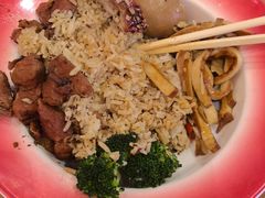 -爆炸头阿姨小四川正宗川味小吃(无任何分店)
