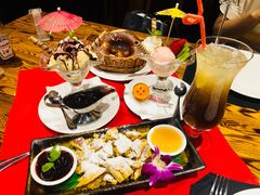 奥皇甜饼配樱桃汁和苹果慕斯-申德勒加油站餐厅(三里屯北小街店)