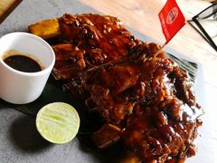 BBQ猪肋排-Naughty Nuri’s Phuket