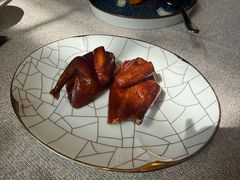 脆皮乳鸽-新荣记(平安金融中心店)