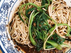 -渝之汇牛肉豌杂面