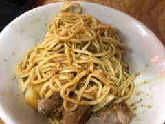 -松树干拌面店
