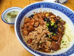 -沪西老弄堂面馆(定西路店)