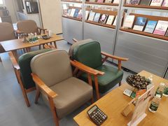 -无奔眼镜·蔡司·依视路授权店(朝阳大悦城店)