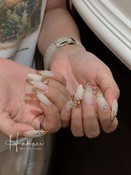 -花岐款式专研健康美甲沙龙