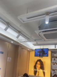 -一東造型烫发染发