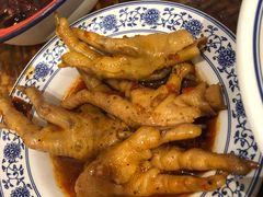 -爆炸头阿姨小四川正宗川味小吃(无任何分店)
