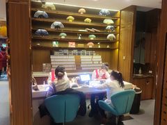 -海底捞火锅鲜切牛肉主题店(长寿路店)