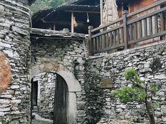 -高荡千年布依古寨旅游景区