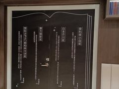 -钟书阁(群光广场店)