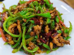 尖椒炒肉-西域老马美食(常营未来域店)