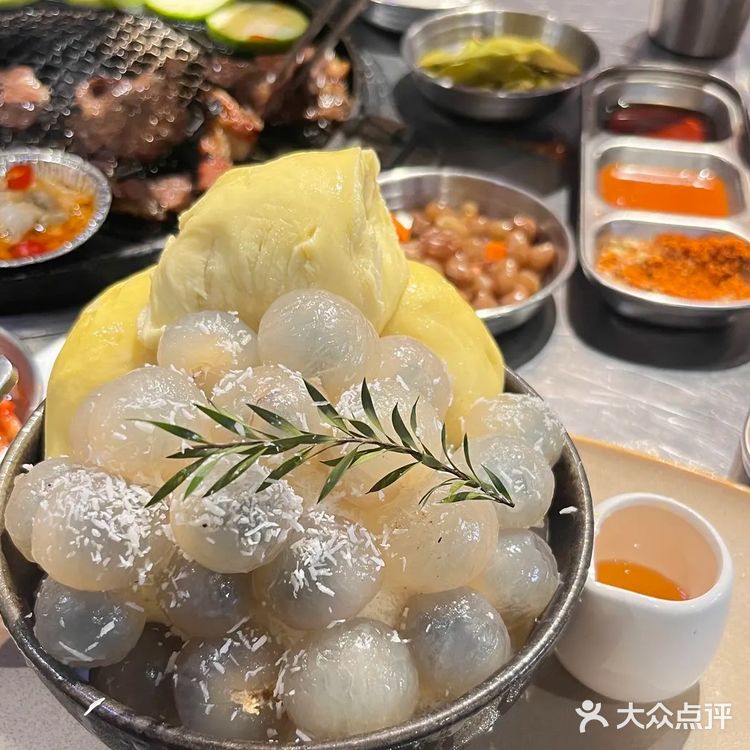 稻草烟熏黄油鸡香飘鲜肉烤肉极致美味