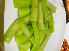 -渝信川菜 · 川味家常菜(财富购物中心店)