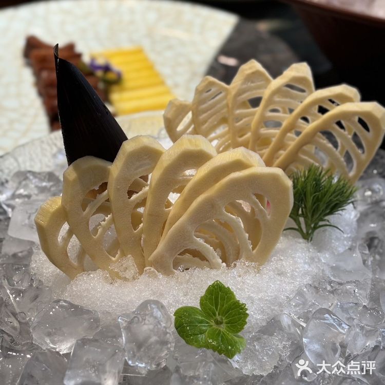 这家海鲜火锅太嗲啦！