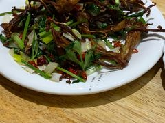 -超越海鲜屋(飞龙物业店)
