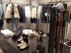 -URBAN REVIVO(欢乐海岸购物中心店)