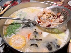 -尚尚仙·酸汤猪手·猪肚鸡火锅(华联万柳购物中心店)