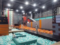 -极限PLAY运动娱乐新世界·团建派对潮玩休闲馆·室内蹦极高空游乐园