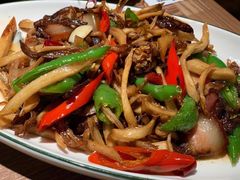 周家菌菇小炒肉-周家二小姐的菜·扬州菜·香炒蟹·狮子头(江都金鹰店)