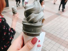 黑芝麻冰激凌-麦当劳(新王府井店)