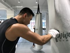 -EFL巴西柔术·综合格斗·泰拳·少儿体能训练(虹桥德必馆)