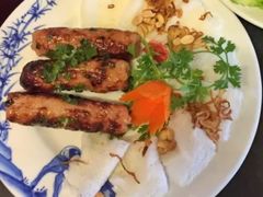 -Cuc Gach Quan Restaurant