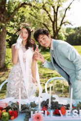 -雪中彩影婚纱摄影·微光艺术中心