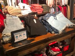 -Hollister(天环广场店)