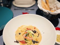 -弦月窗LUNETTE BY AMANDA(复兴路店)