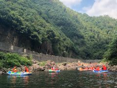 -安吉龙王山峡谷漂流