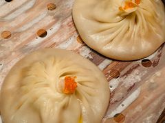 蟹黄小笼包-翡翠小城·海鲜豆捞·广式点心(老佛爷店)