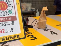 -麦当劳(深圳北站B2检票口楼上)