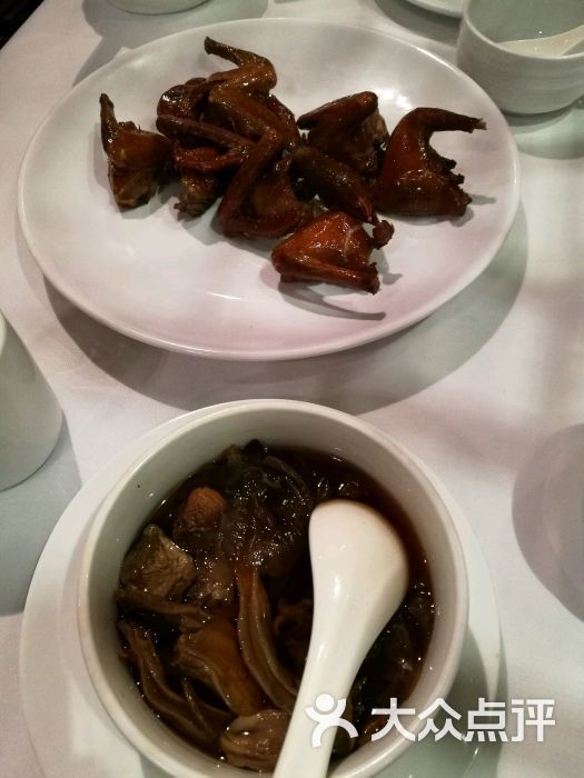 海鲜舫(民族店) 所有点评                          环境:民族饭店一