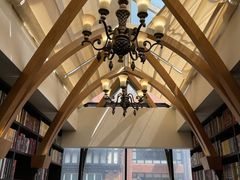 -钟书阁(松江泰晤士小镇店)