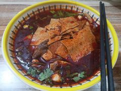 麻辣米线-老字号杨坡红油米线腊汁肉夹馍(东四道巷店)