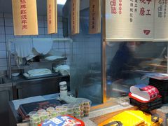 -呷佬·长沙手工米粉(金沙江路店)