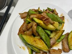 云南小瓜炒蒜香肉-广东道至正餐厅(区庄店)